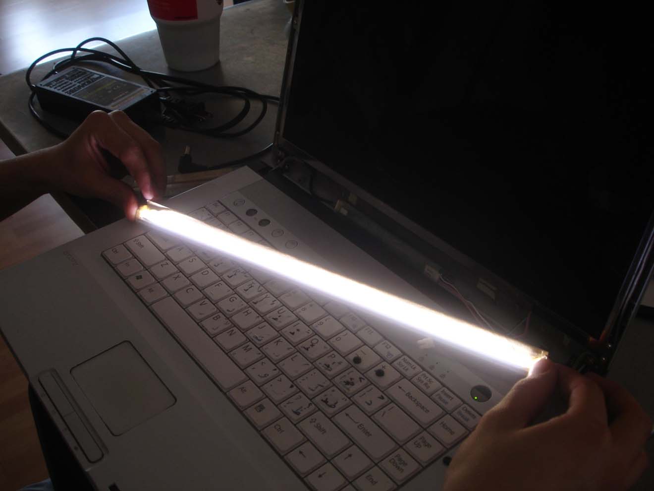 Замена и ремонт подсветки экрана ноутбука в Гродно